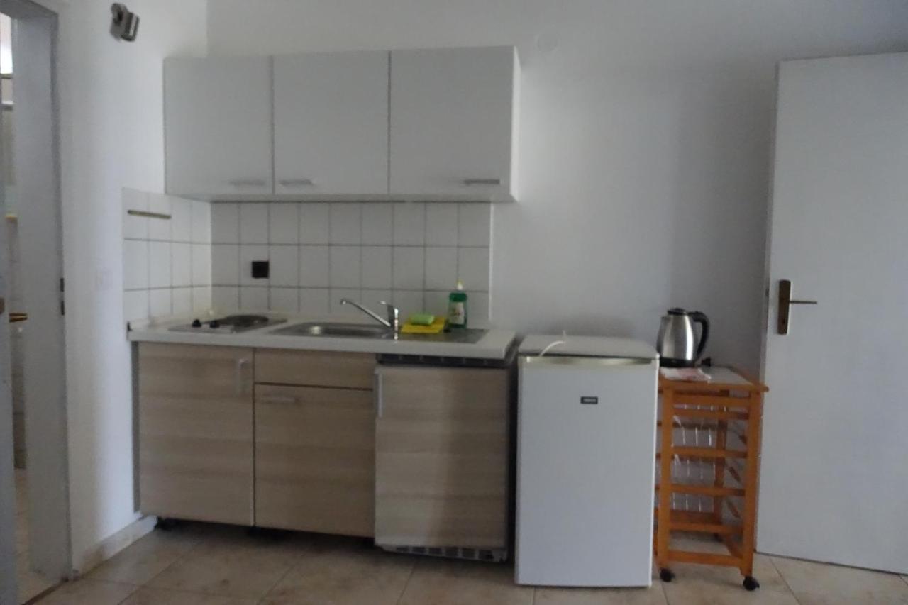 Ermioni Apartments Vrasná Esterno foto